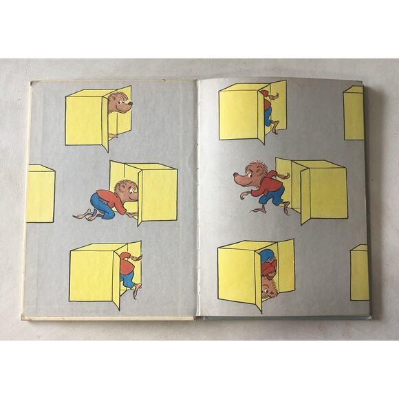 Vintage 1968 The Berenstain Bear HC Beginner Book Inside Outside Upside Down Box - Picture 5 of 15
